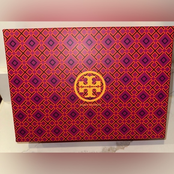 Tory Burch Marion Quilted Leather T-Strap Sandal Size 7 Color Sand W Box & Bag - Picture 14 of 16